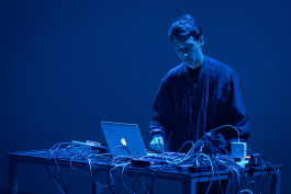 U+29DC: Index of/ Enrico Boccioletti