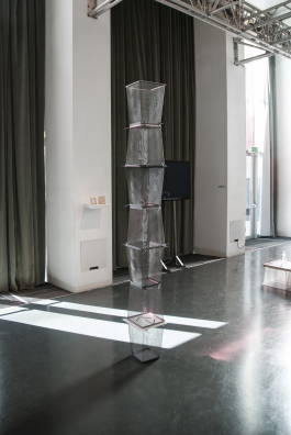 U+29DC: Index of/ Enrico Boccioletti