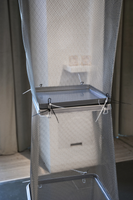 U+29DC: Index of/ Enrico Boccioletti